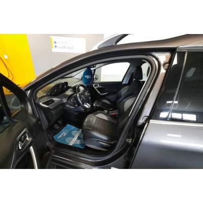 Peugeot 2008  BlueHDI <br /> 100 Black Matt (73 KW)